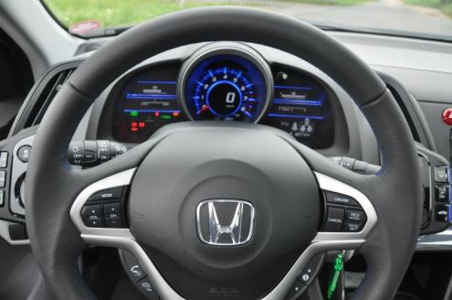 Der Honda CR-Z zeichnet sich durch eine extreme Keilform aus