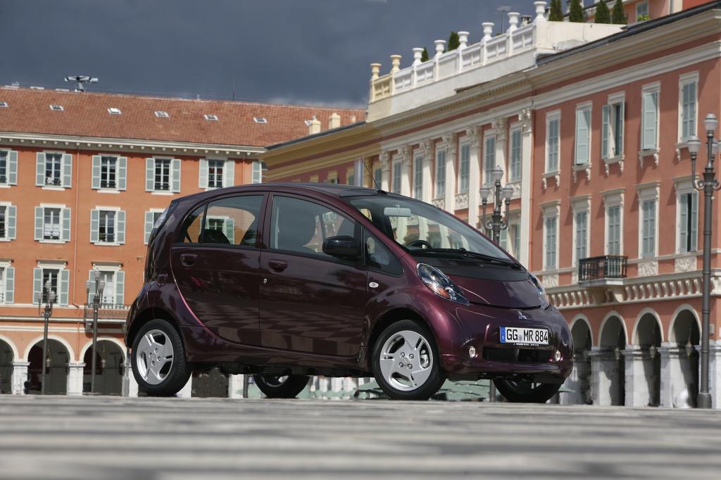 Der Mitsubishi i-MiEV will mit seinen Schwestermodellen Peugeot iOn und Citroen C-Zero den E-Markt aufmischen