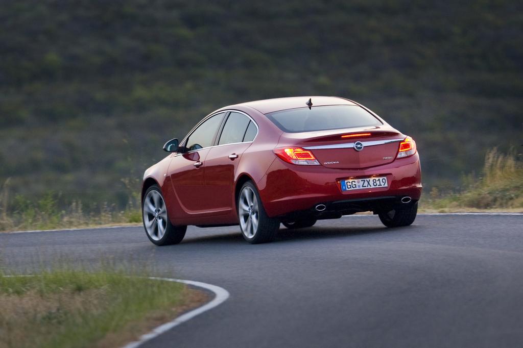 Der Opel Insignia startet bei 23.330 Euro