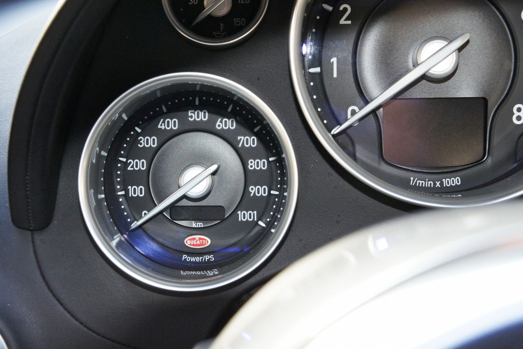 Die Anzeige der abgerufenen Motorleistung ist steter Quell der Faszination.