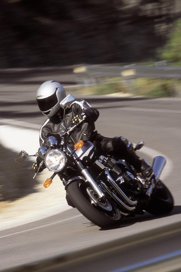 Fahrbericht Yamaha XJR 1300: Die nackte Schöne 