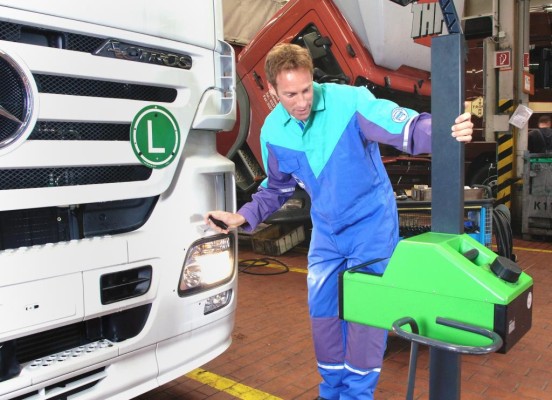 Fast 40 Prozent der Lkw und Busse mit mangelhafter Beleuchtung