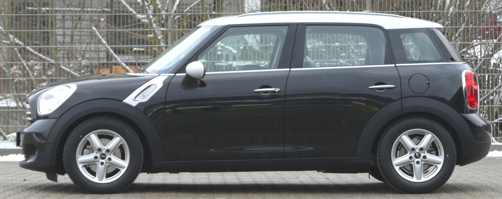 H&R legt Hand an Mini Countryman: Maxi-Dynamik im XL-Mini