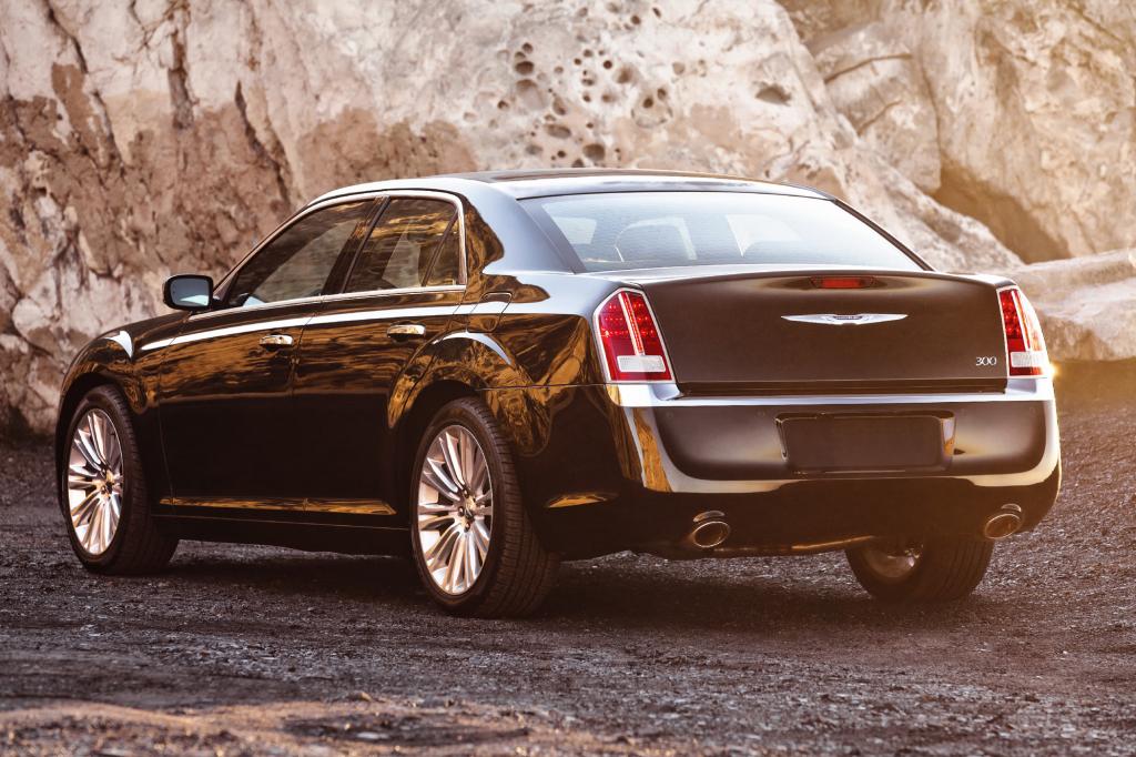 Höchst amerikanisch wirkt die Heckansicht des Chrysler 300