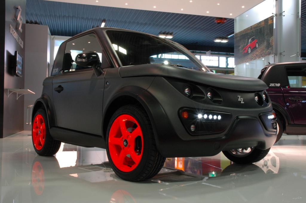 Klein, schwarz, elektrisch - der Tazzari Zero gehört zu den Elektroautos der ersten Stunde in Deutschland