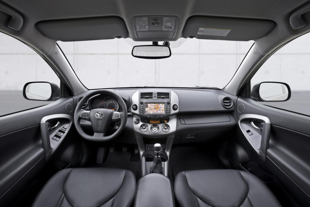 Kompakt-SUV im Vergleich: BMW X1 gegen Toyota RAV4 