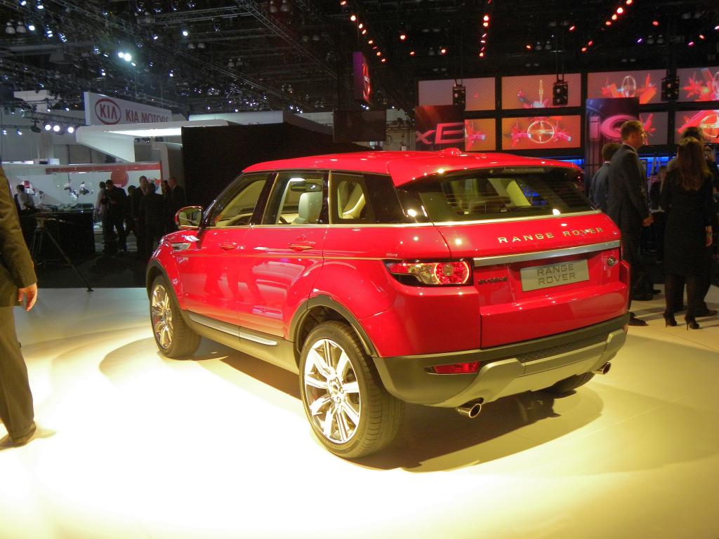 Land Rover präsentiert den Evoque vielfältig im Internet