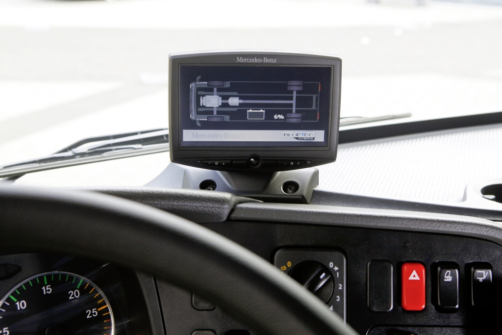 Mercedes Atego Hybrid - Brummi auf Sparflamme