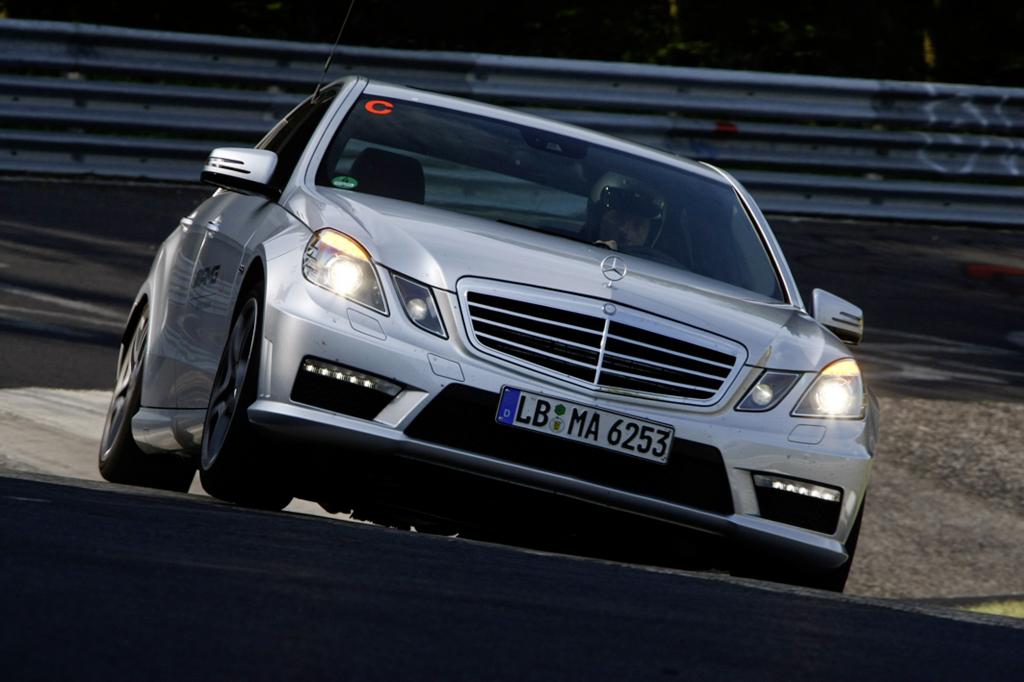 Mercedes-Benz E 63 AMG.