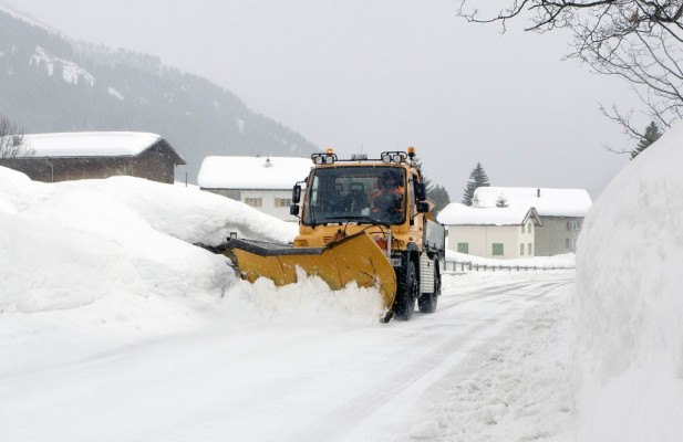 Mercedes-Benz Unimog als variabler Geräteträger