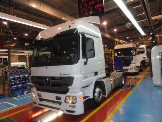 Mercedes-Benz startet Produktion des Actros in der Türkei