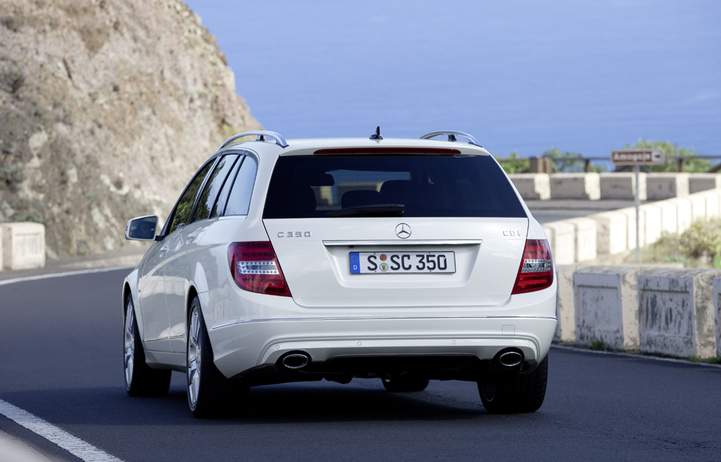 Mercedes-C-Klasse: Blick auf das Heck des Kombis.