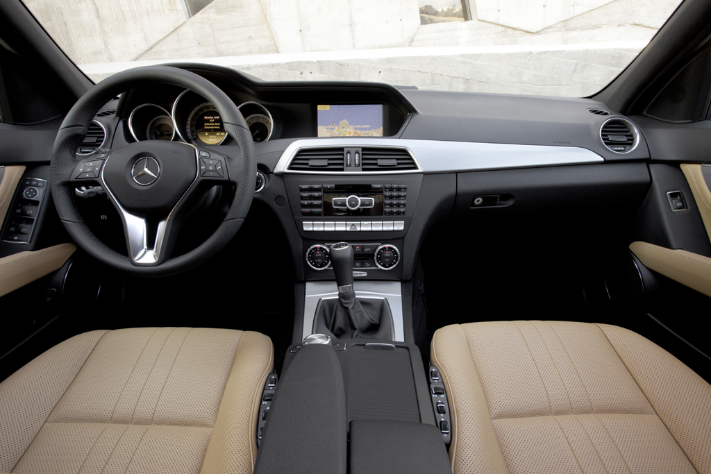 Mercedes-C-Klasse: Blick in den noch wertigeren Innenraum.