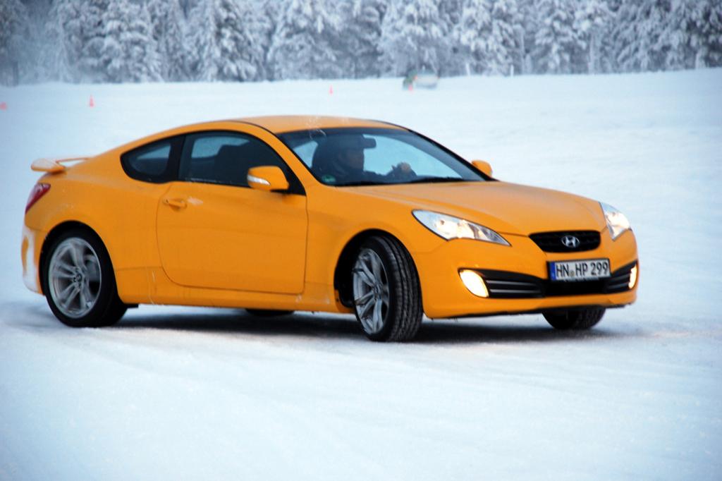 Mit dem Hinterradantrieb läßt sich das Genesis Coupé sauber driften