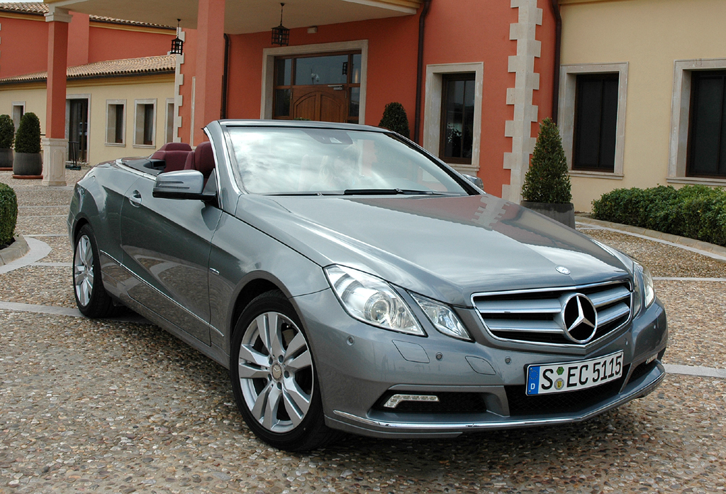 Neu in 2010: Mercedes E-Klasse-Cabrio. 