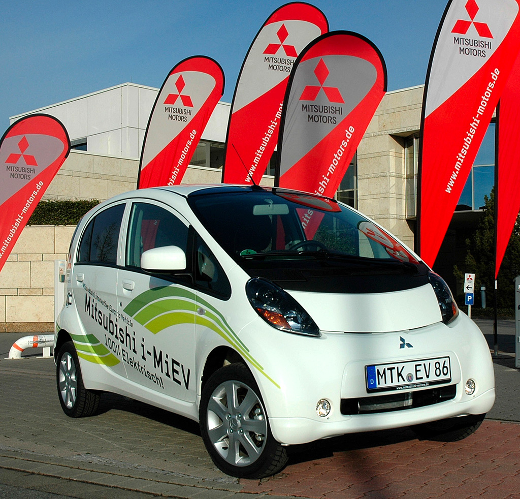 Neu in 2010: Mitsubishi-Stromer i-MiEV samt der beiden auf ihm basierenden ... 