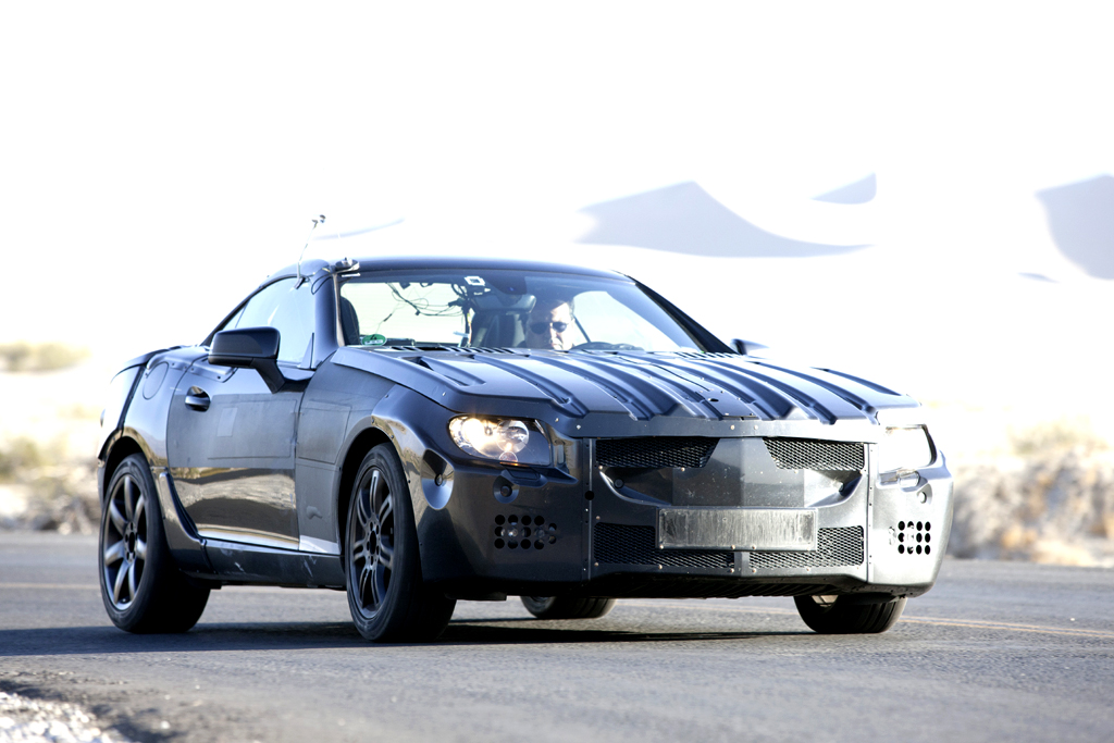 Neu in 2011: Mercedes SLK, hier noch als getarnter Prototyp. 