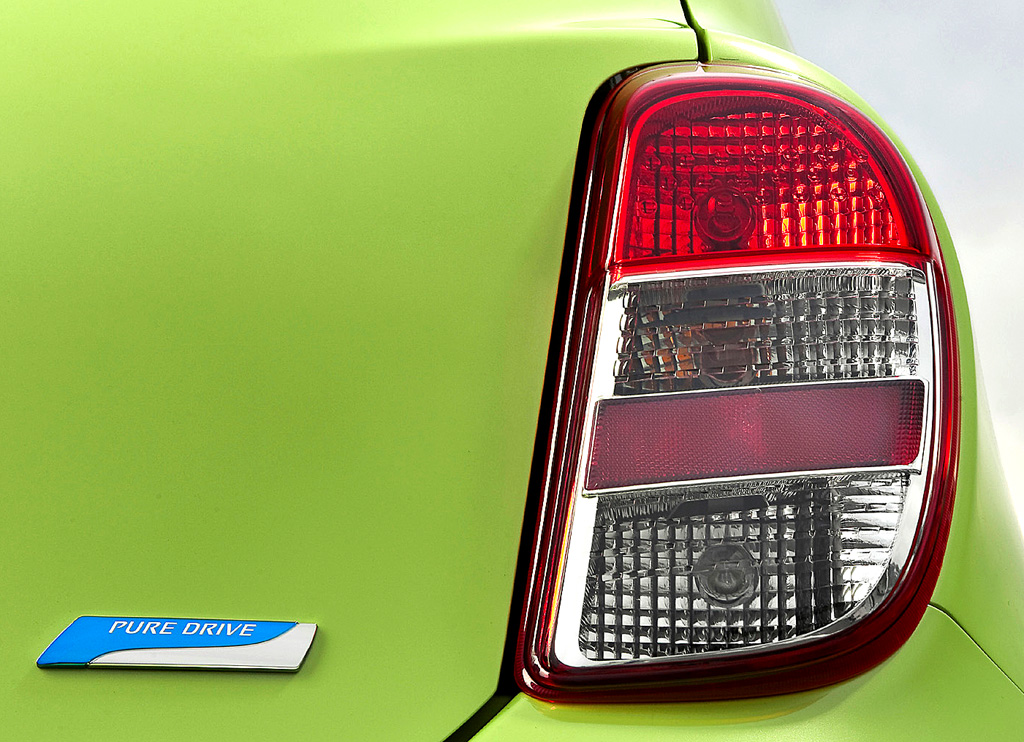 Nissan Micra: Leuchteinheit hinten mit 