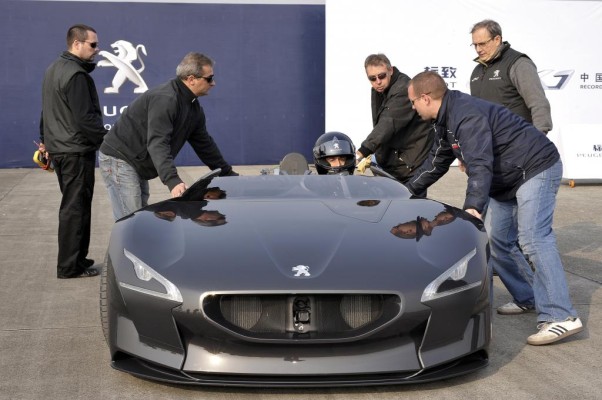 Peugeot EX1 stellt weitere Rekorde auf