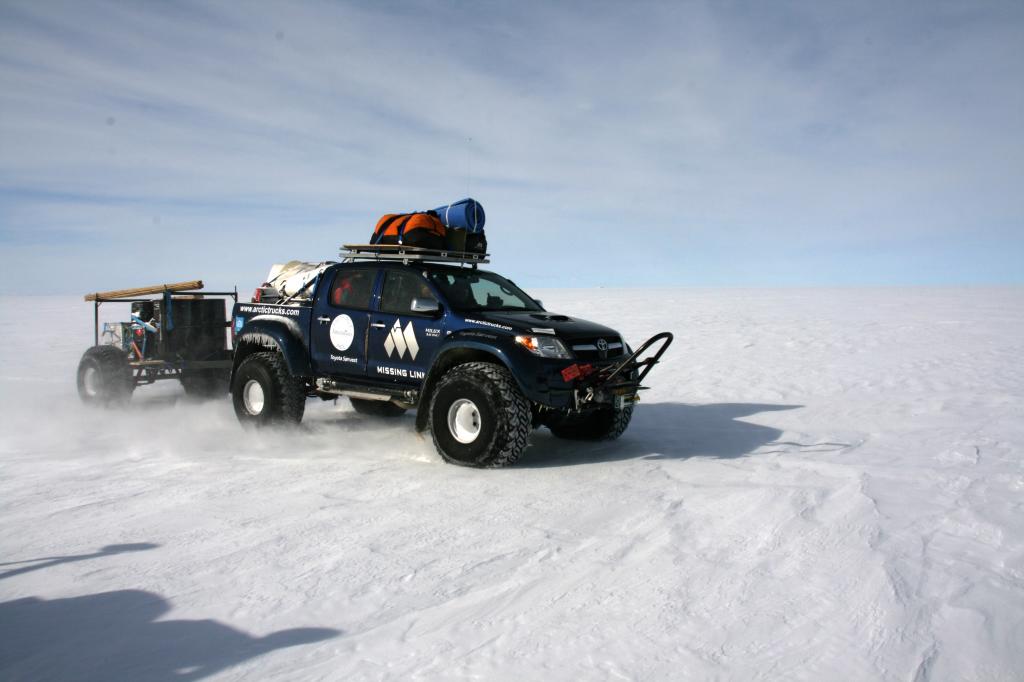 Toyota Hilux in der Antarktis.