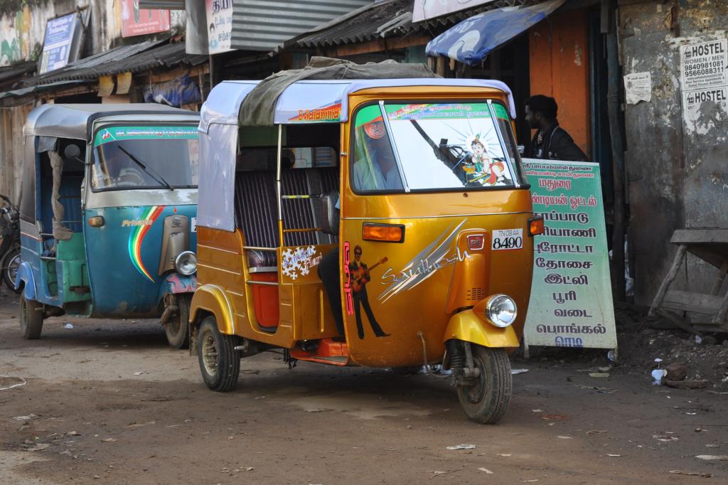 Tuk-Tuk-artige Dreiräder dienen als Taxi