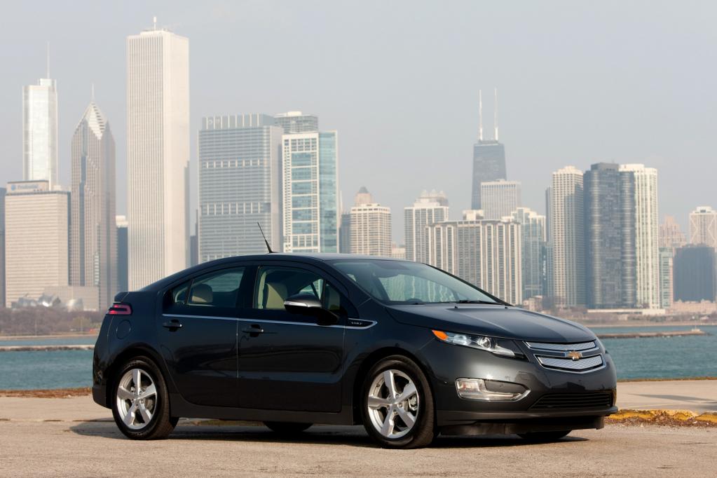 Unter Zuhilfenahme des Range Extenders schafft der Volt rund 500 Kilometer zusätzlich. Das reicht auch für den Trip nach Chicago. 