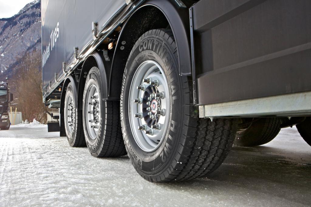 Winter-Verkehrschaos - Lkw-Fahrverbote zeigen wenig Wirkung