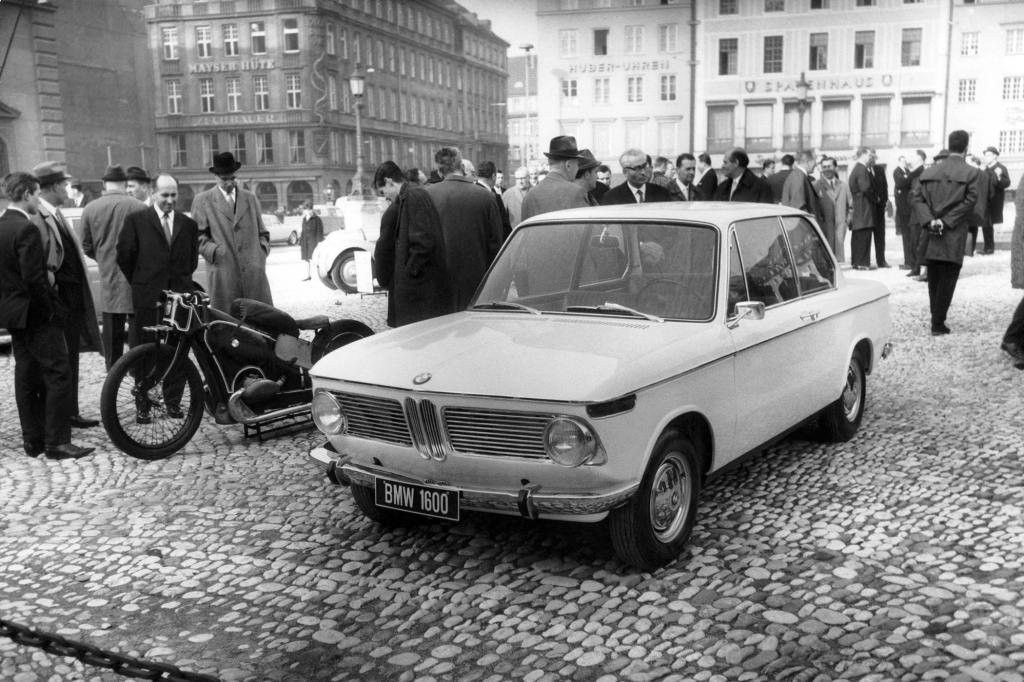 1966 debütiert der BMW 1600-2 in München