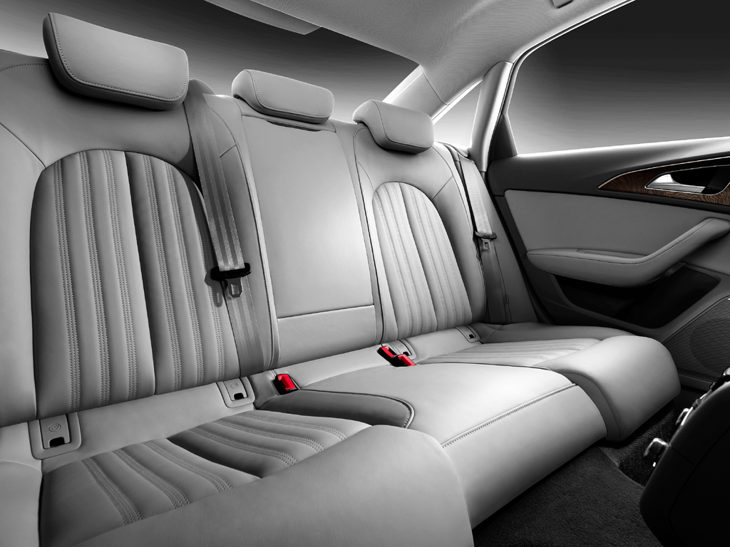 Audi A6: Selbst im Fond findet sich noch ordentlich Platz. 