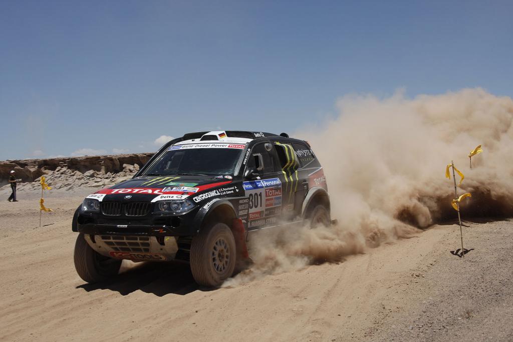 BMW X3 CC von Stéphane Peterhansel und Jean-Paul Cottret.