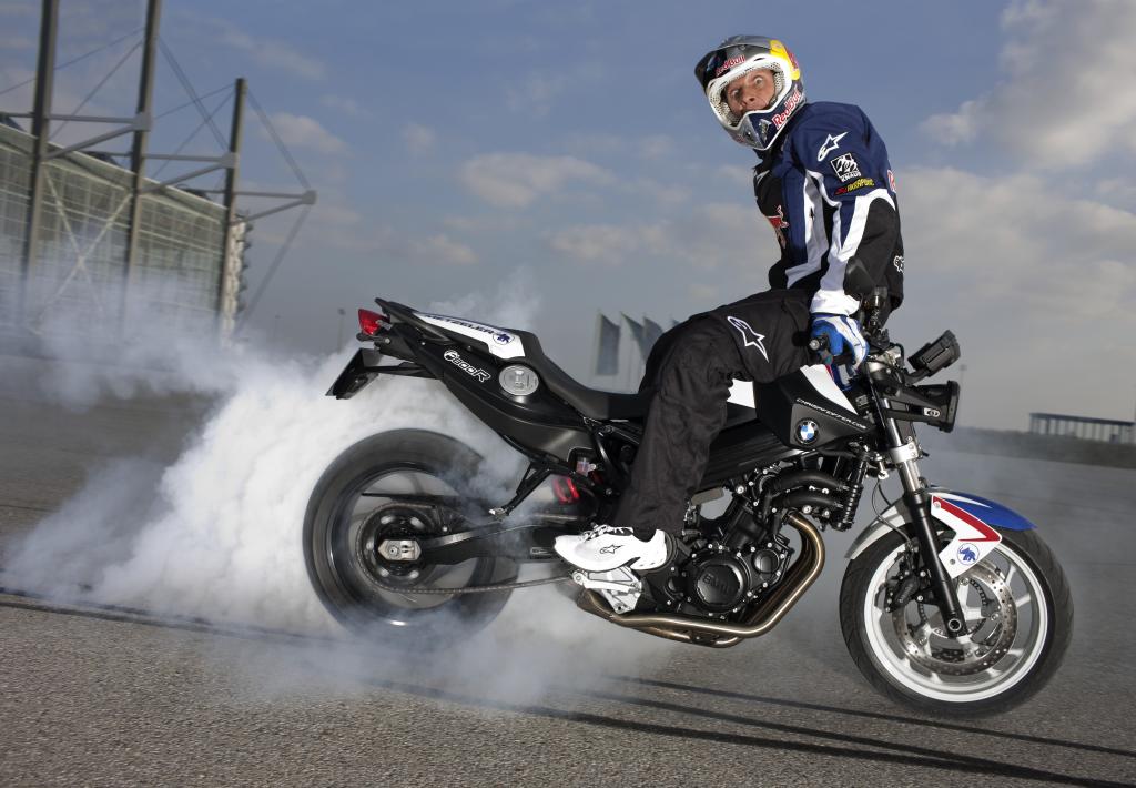 BMW zeigt in Hamburg seine Motorrad-Neuheiten