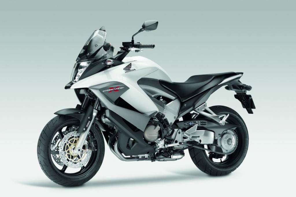Bei der Crossrunner baut Honda um den V4-Motor eine Mischung aus Offroader und Cruiser