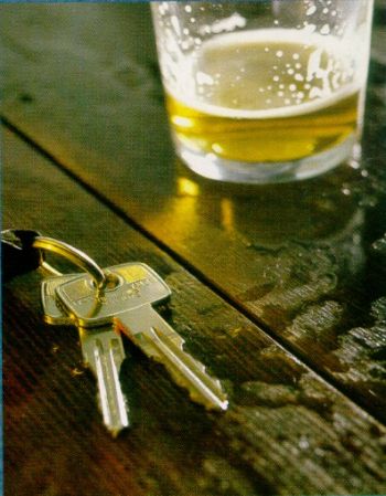 Betrunken sollte man auch nicht zum Alkoholtest fahren, Bild: babble.com