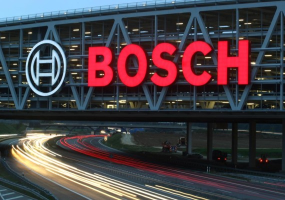 Dakar 2011: Bosch liefert Diesel-Einspritztechnik für VW Race Touareg