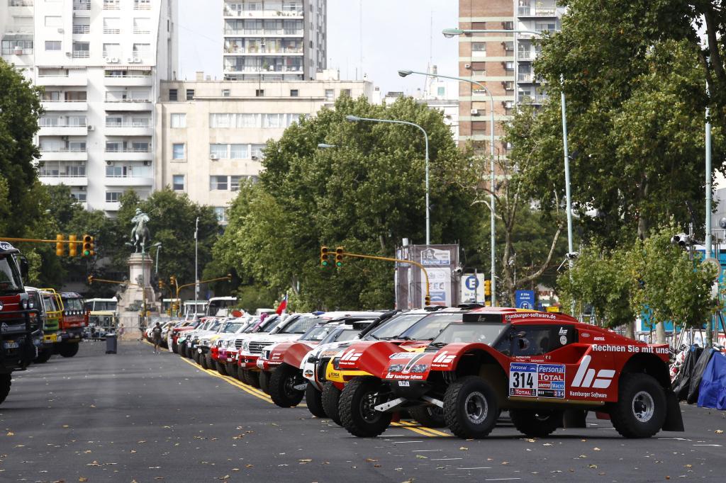 Dakar 2011: Mehr als eine Million Zuschauer verfolgen den Auftakt