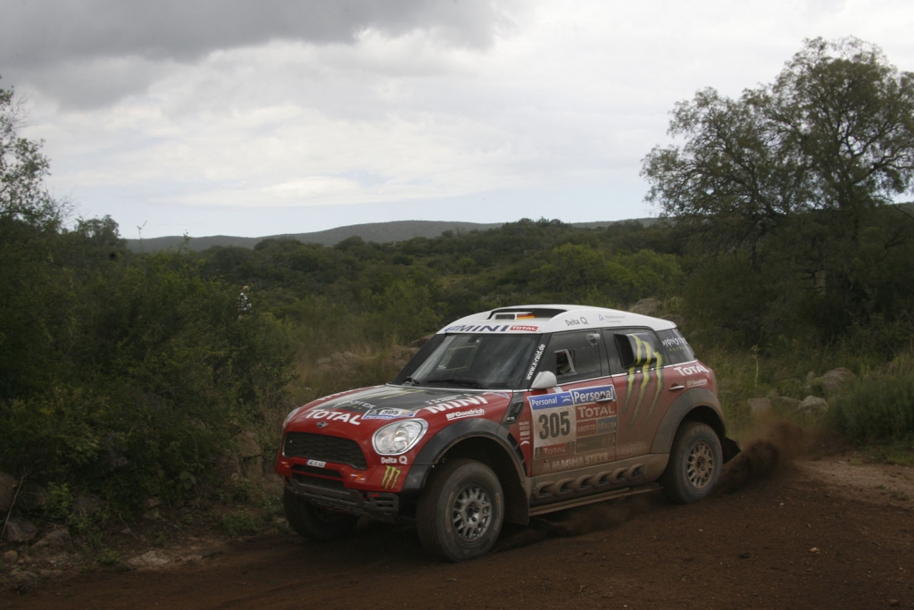 Dakar 2011. Sainz vergrößert Vorsprung bei zweiter Etappe