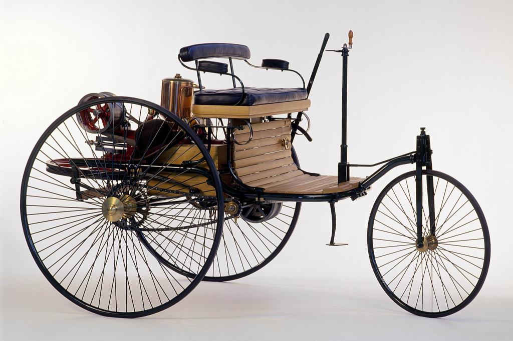 Das Dreirad hat mit modernen Autos noch einiges gemein