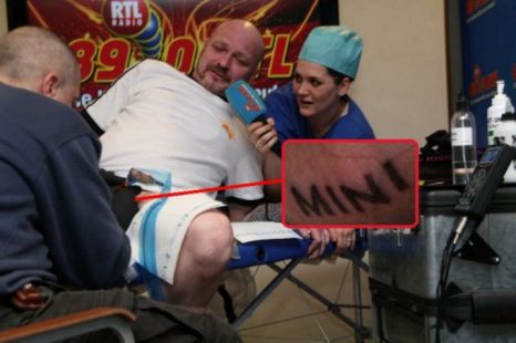 Das tut weh - MINI auf das beste Stück tätowieren lassen, Foto: Metro