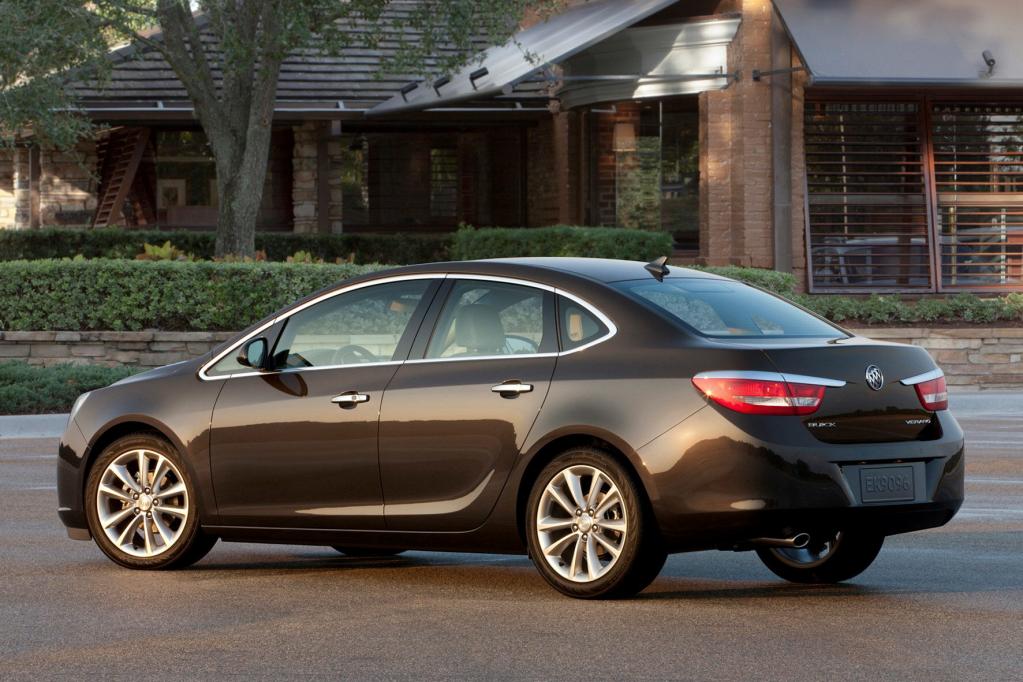 Der Buick Verano soll seinen Wettbewerbern Lexus IS 250 und Audi A3 Marktanteile rauben. 