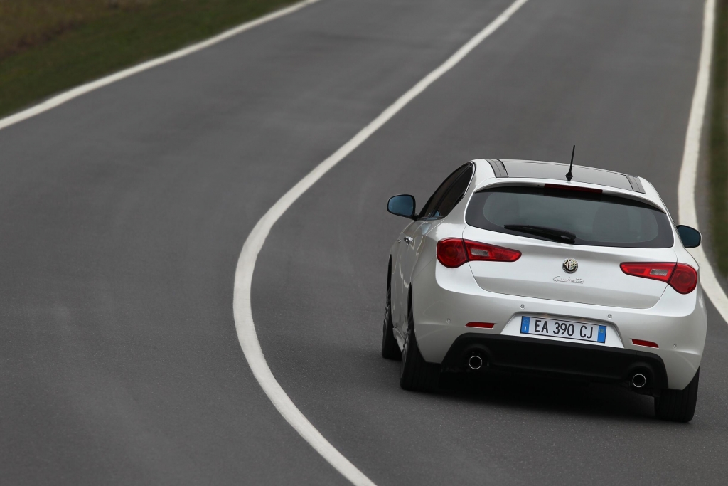 Der Schönheit kleine Fehler, der Alfa Mito