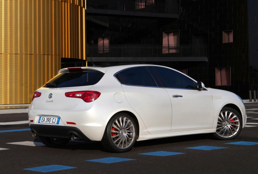 Der Schönheit kleine Fehler, der Alfa Mito