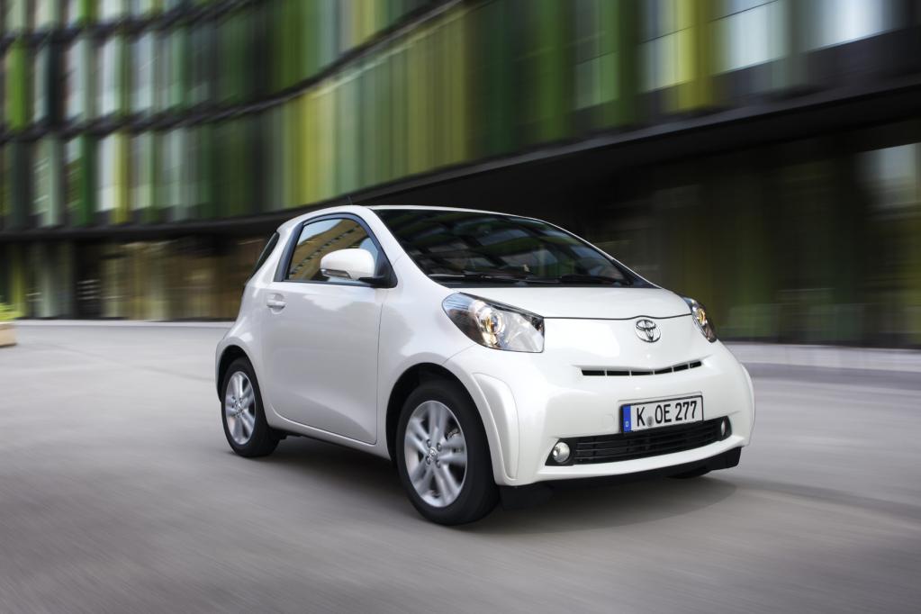 Der Toyota iQ bleibt knapp unter der Drei-Meter-Grenze. 