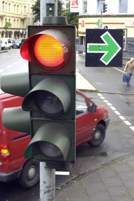 Der Umwelt zuliebe: Grüner Pfeil an Ampelkreuzungen 