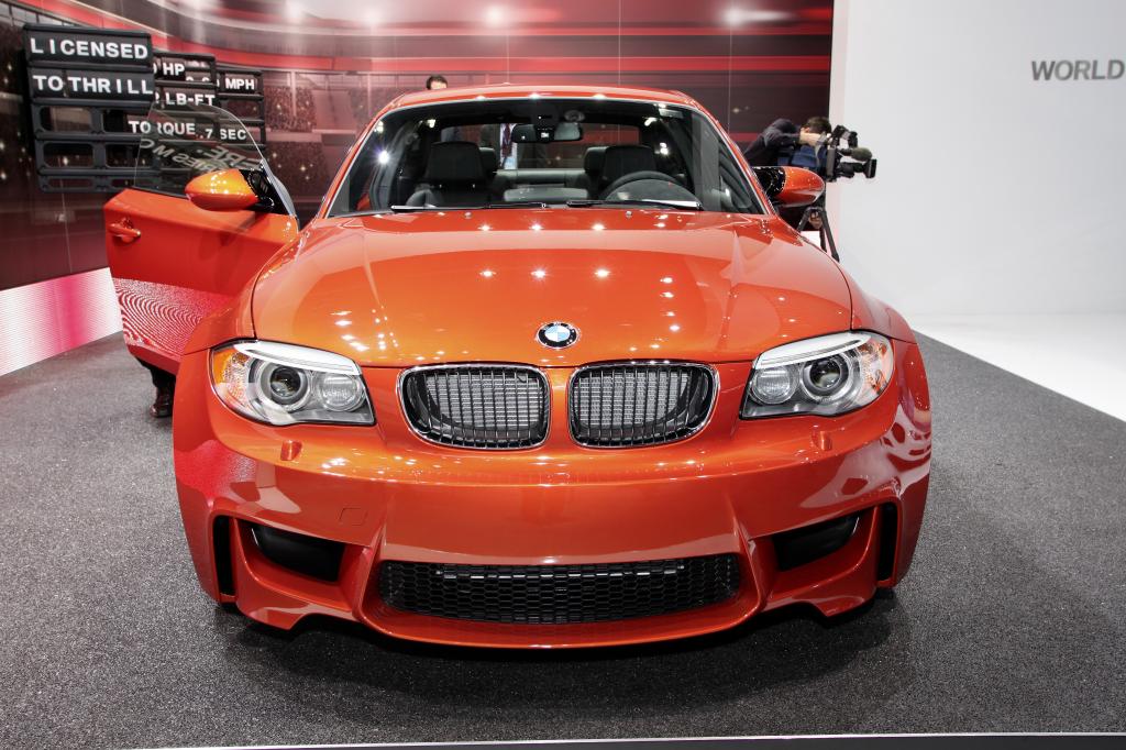 Detroit 2011: BMW stellt 1er M Coupé vor