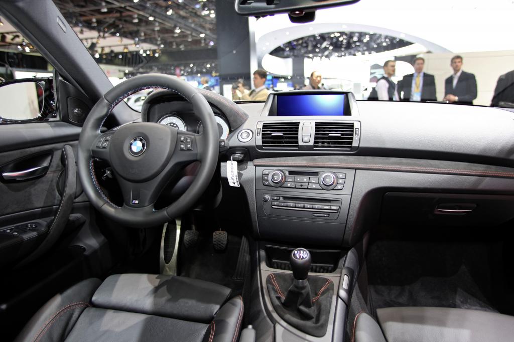 Detroit 2011: BMW stellt 1er M Coupé vor