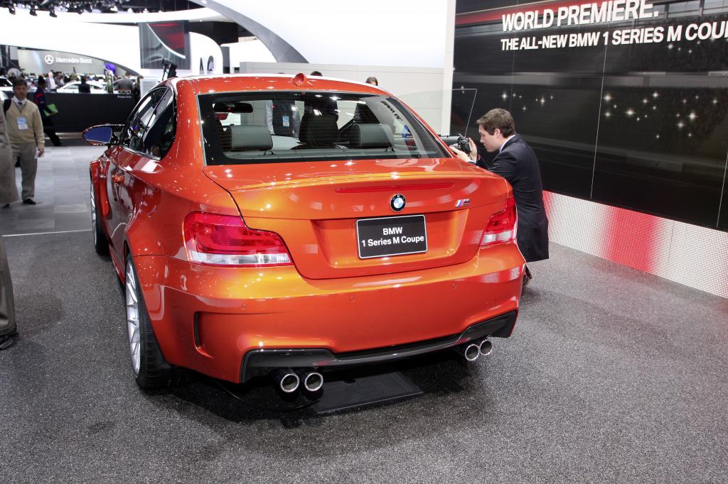 Detroit 2011: BMW stellt 1er M Coupé vor
