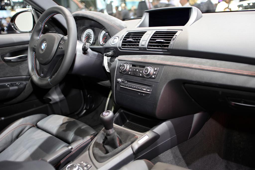 Detroit 2011: BMW stellt 1er M Coupé vor