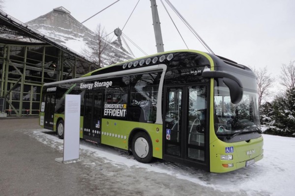 Ein Drittel Kraftstoffersparnis durch Hybridbusse 