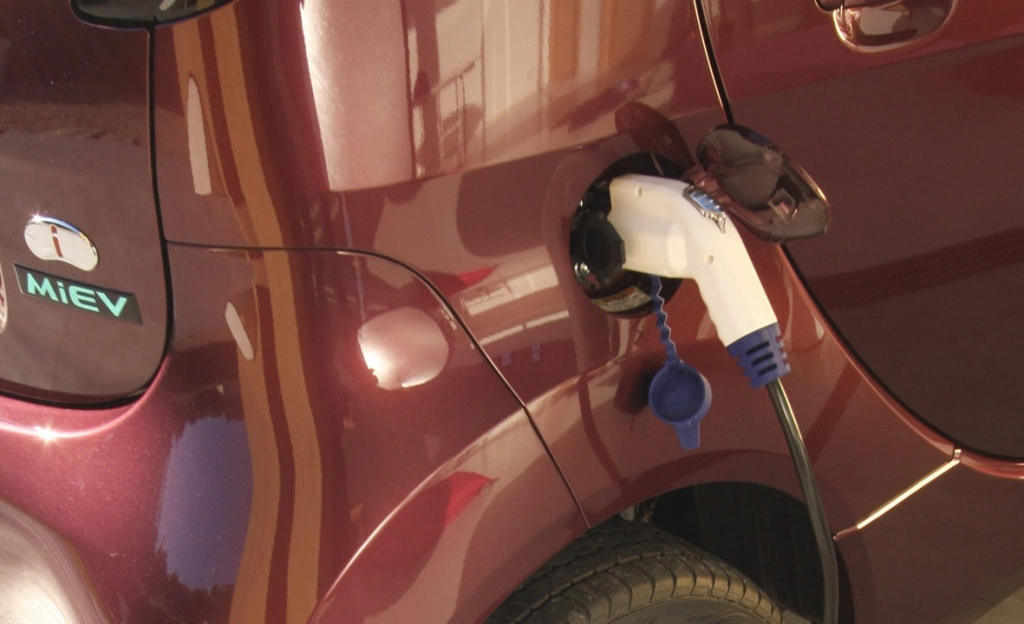 Einer der Vorreiter bei Elektrofahrzeugen ist Mitsubishi bereits. Nun wollen die Japaner auch bei Hybriden Gas geben. 
