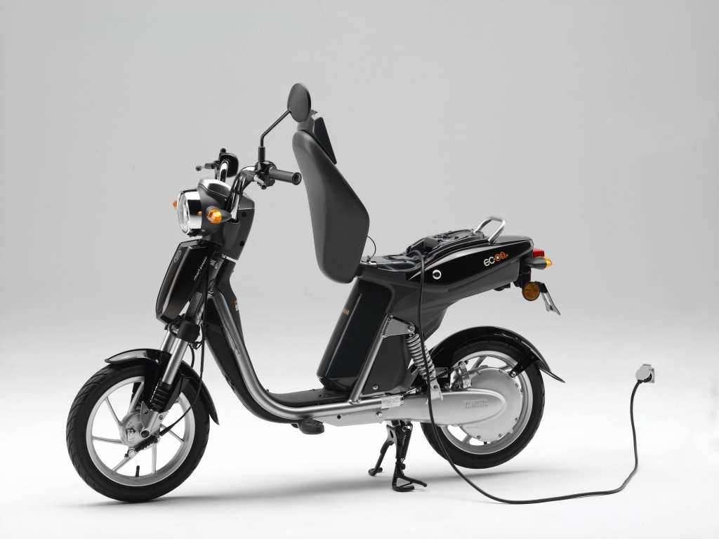 Elektrofahrzeug Yamaha EC-03 für ausgesuchte Märkte ab 2.395 Euro verfügbar